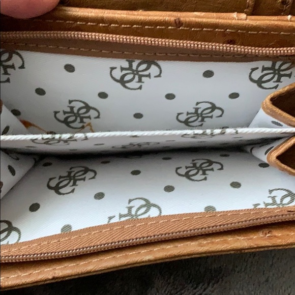 Guess (2) - Picture 5 of 6